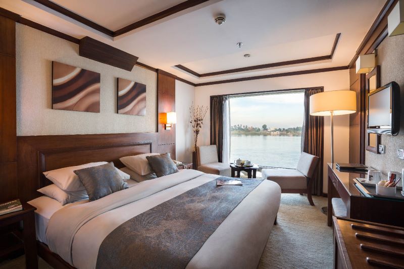 MS Farah Luxury Nile Cruise cabin queens bed
